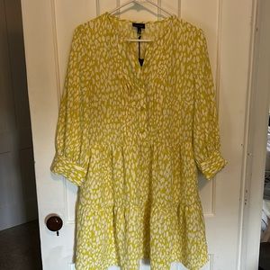 Yellow dress- with white. Brand new- never worn! Size small